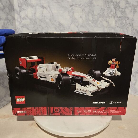 Lego Icon 10330 McLaren MP4/4 & Ayrton Senna F1 Model Race Car - Picture 2 of 10